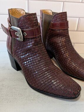 Vintage JUSTIN'S Woven-Style + Croc-Emboss Leather Western Booties - Sz 5.5B